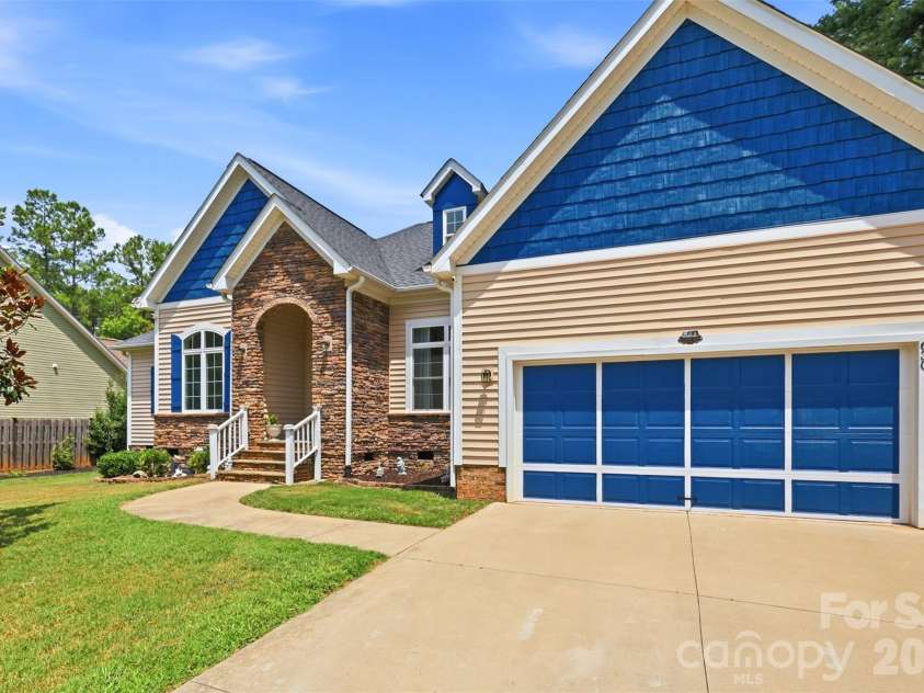 630 Kenway Loop, Mooresville, NC 28117.  MLS# CAR4401583, YatesRealty ID 10250. 