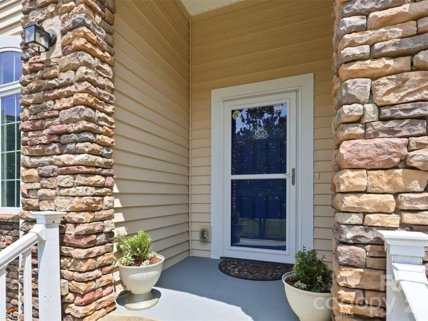 630 Kenway Loop, Mooresville, NC 28117.  MLS# CAR4401583, YatesRealty ID 10250. 