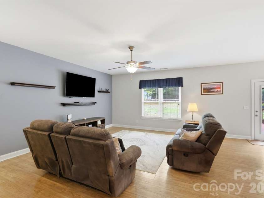 630 Kenway Loop, Mooresville, NC 28117.  MLS# CAR4401583, YatesRealty ID 10250. 