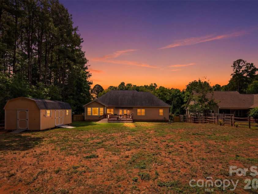 630 Kenway Loop, Mooresville, NC 28117.  MLS# CAR4401583, YatesRealty ID 10250. 