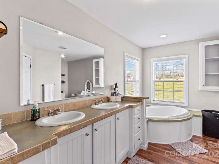 137 Grain Drive, Stony Point, NC 28678.  MLS# CAR4238681, YatesRealty ID 10252. 
