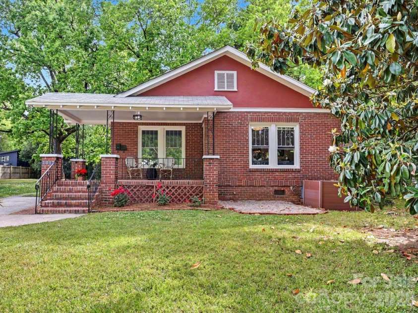 1012 35th Street, Charlotte, NC 28205.  MLS# CAR4364685, YatesRealty ID 10253. 