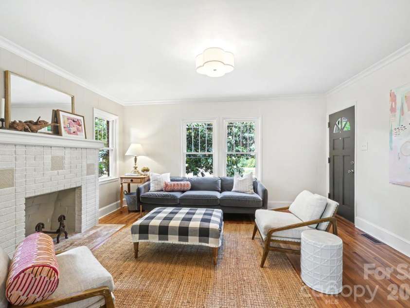 1012 35th Street, Charlotte, NC 28205.  MLS# CAR4364685, YatesRealty ID 10253. 