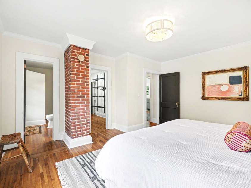 1012 35th Street, Charlotte, NC 28205.  MLS# CAR4364685, YatesRealty ID 10253. 
