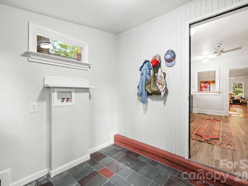 1012 35th Street, Charlotte, NC 28205.  MLS# CAR4364685, YatesRealty ID 10253. 