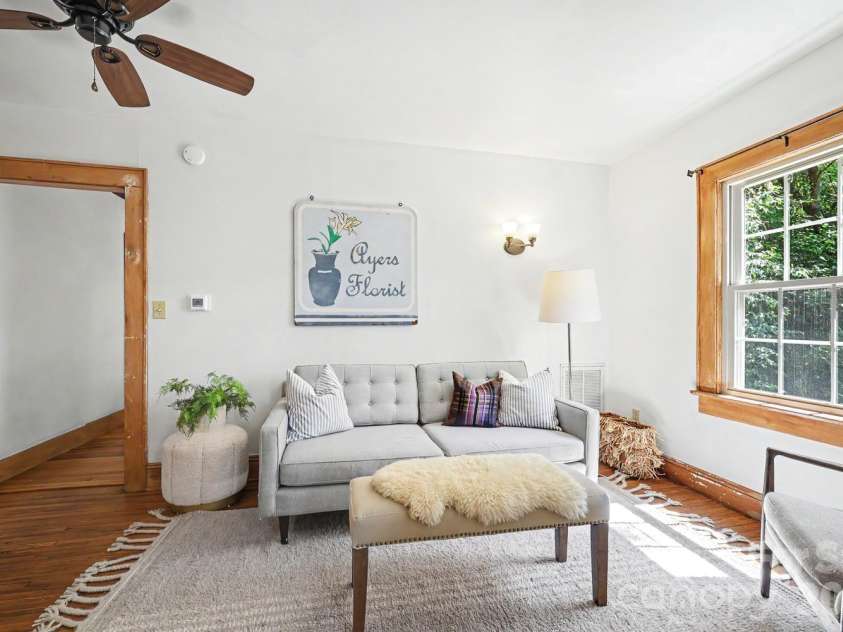 1012 35th Street, Charlotte, NC 28205.  MLS# CAR4364685, YatesRealty ID 10253. 