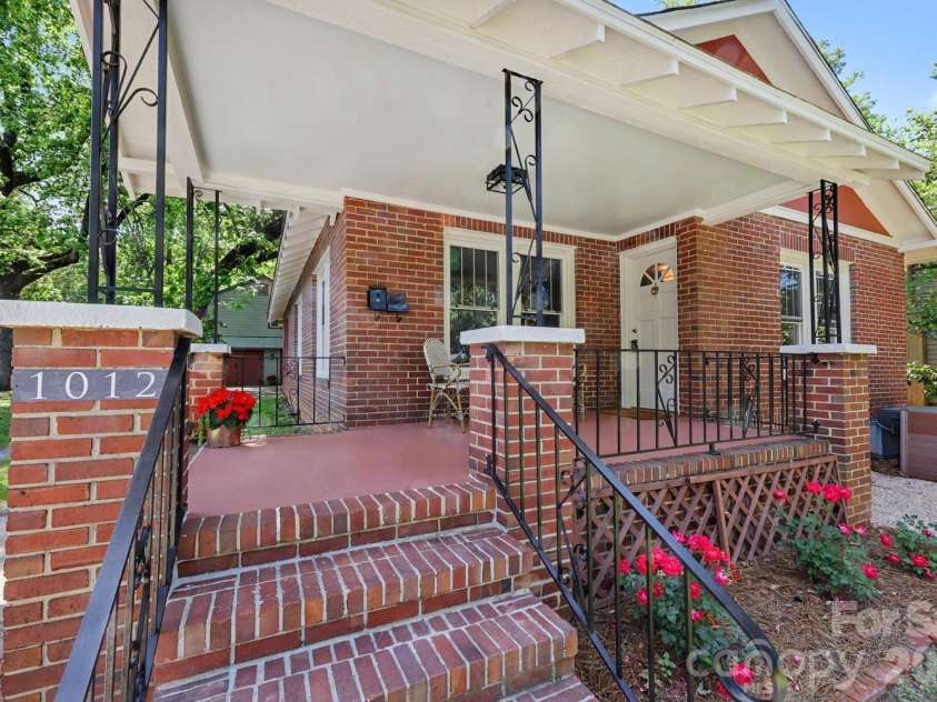1012 35th Street, Charlotte, NC 28205.  MLS# CAR4364685, YatesRealty ID 10253. 