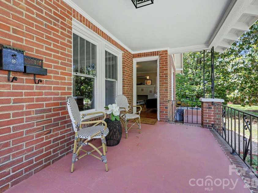 1012 35th Street, Charlotte, NC 28205.  MLS# CAR4364685, YatesRealty ID 10253. 