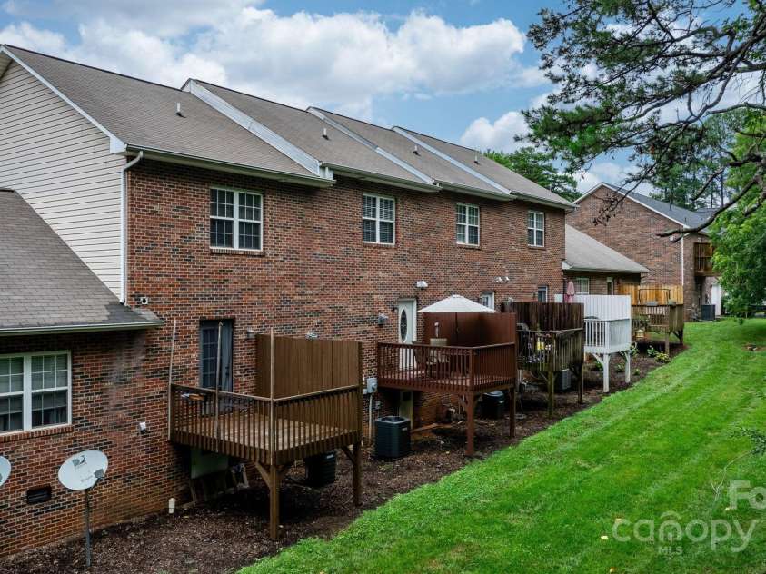 2222 15th Avenue, Hickory, NC 28601.  MLS# CAR4239006, YatesRealty ID 10253. 