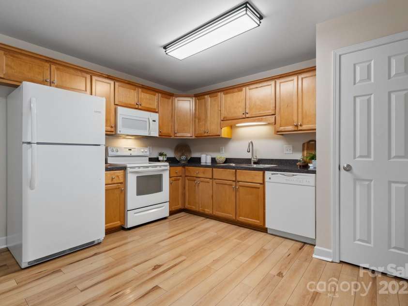 2222 15th Avenue, Hickory, NC 28601.  MLS# CAR4239006, YatesRealty ID 10253. 