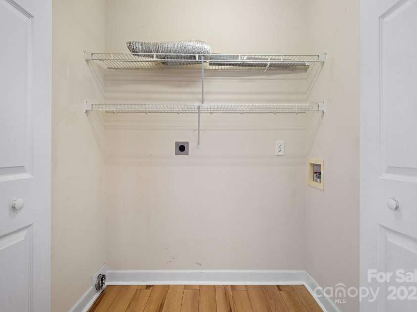 2222 15th Avenue, Hickory, NC 28601.  MLS# CAR4239006, YatesRealty ID 10253. 