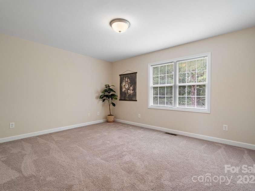 2222 15th Avenue, Hickory, NC 28601.  MLS# CAR4239006, YatesRealty ID 10253. 