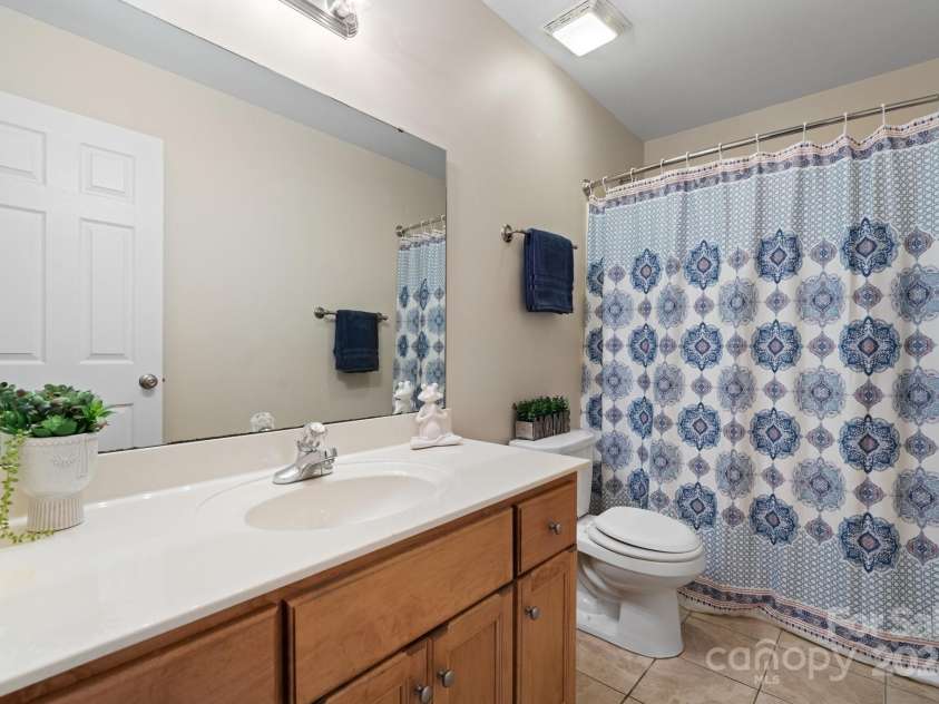 2222 15th Avenue, Hickory, NC 28601.  MLS# CAR4239006, YatesRealty ID 10253. 