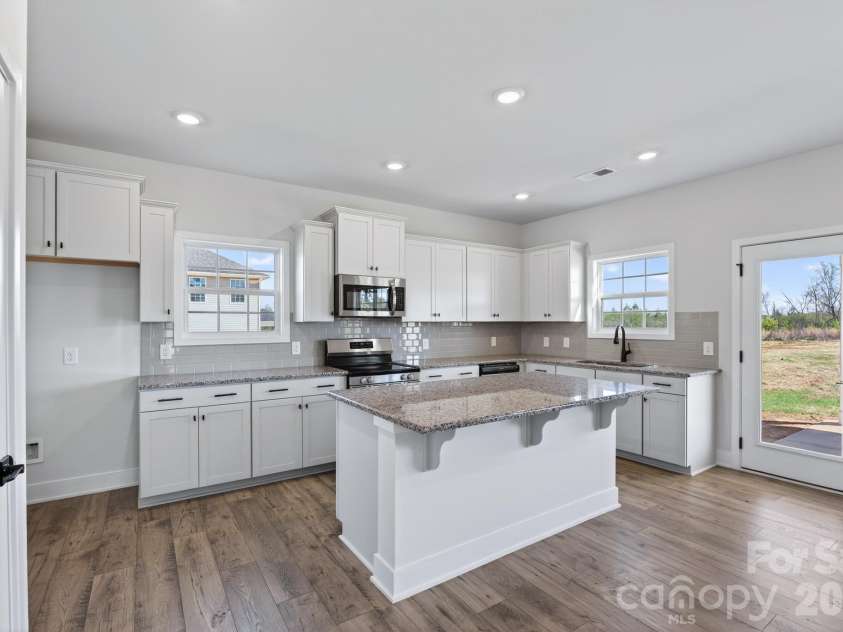 126 Kerr Walk Drive, Statesville, NC 28677.  MLS# CAR4324655, YatesRealty ID 10256. Kitchen