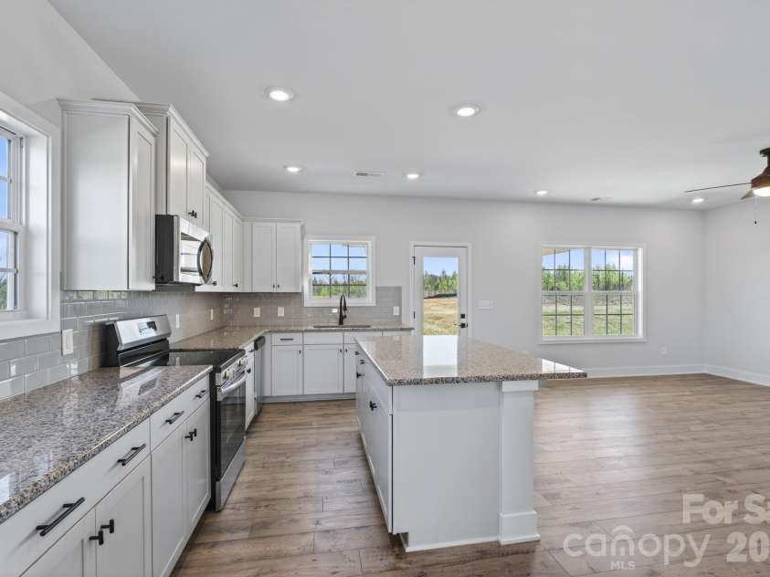 126 Kerr Walk Drive, Statesville, NC 28677.  MLS# CAR4324655, YatesRealty ID 10256. Kitchen