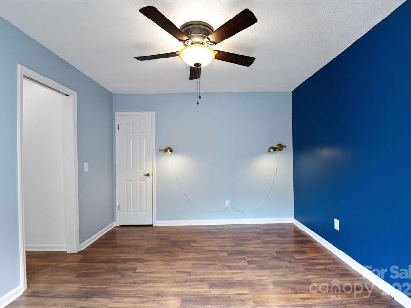 129 Exeter Court, Hendersonville, NC 28791.  MLS# CAR4299063, YatesRealty ID 10256. 