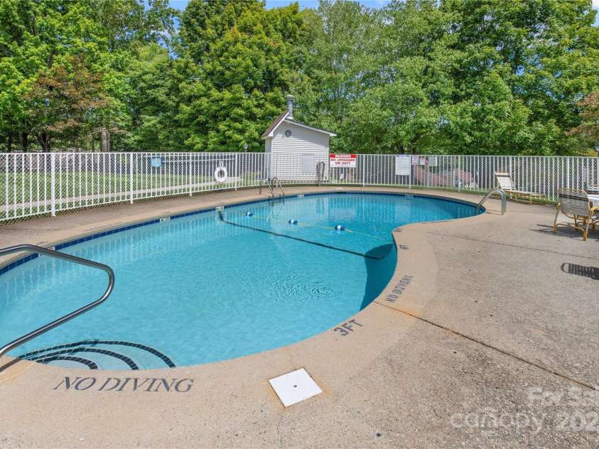 129 Exeter Court, Hendersonville, NC 28791.  MLS# CAR4299063, YatesRealty ID 10256. Community Pool