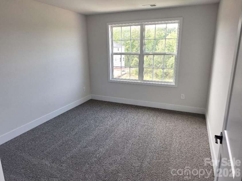 136 Kerr Walk Drive, Statesville, NC 28677.  MLS# CAR4325014, YatesRealty ID 10257. Additional Room With a Closet