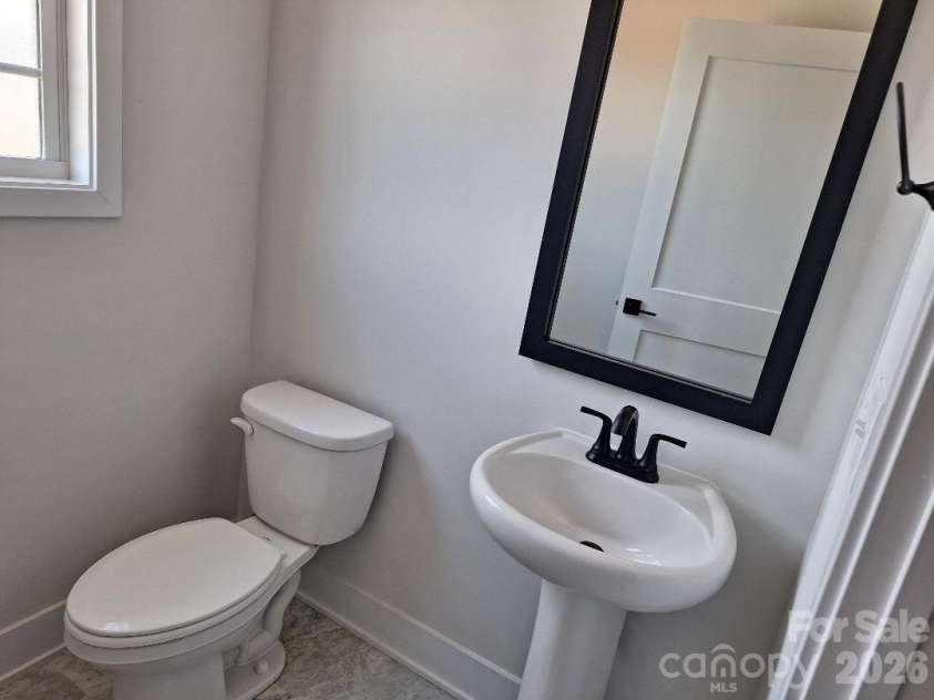 136 Kerr Walk Drive, Statesville, NC 28677.  MLS# CAR4325014, YatesRealty ID 10257. Half Bath