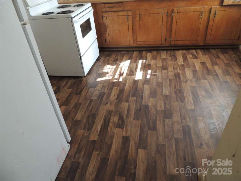 146 Loomis Street, Chester, SC 29706.  MLS# CAR4222193, YatesRealty ID 10258. 