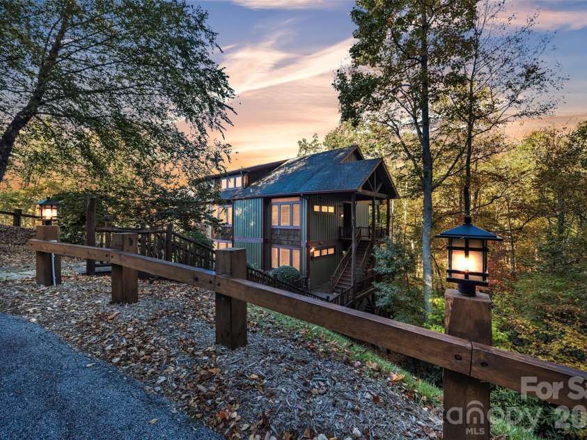 89 Springhouse Drive, Elk Park, NC 28622.  MLS# CAR4310955, YatesRealty ID 10258. 