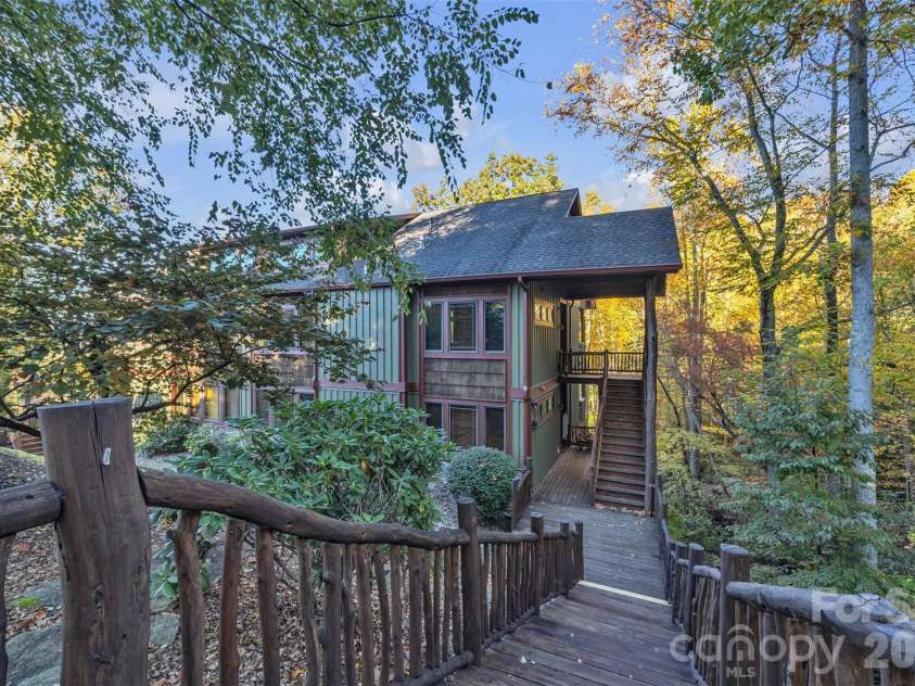 89 Springhouse Drive, Elk Park, NC 28622.  MLS# CAR4310955, YatesRealty ID 10258. 