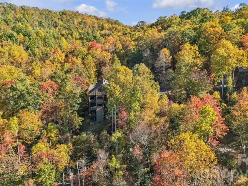89 Springhouse Drive, Elk Park, NC 28622.  MLS# CAR4310955, YatesRealty ID 10258. 