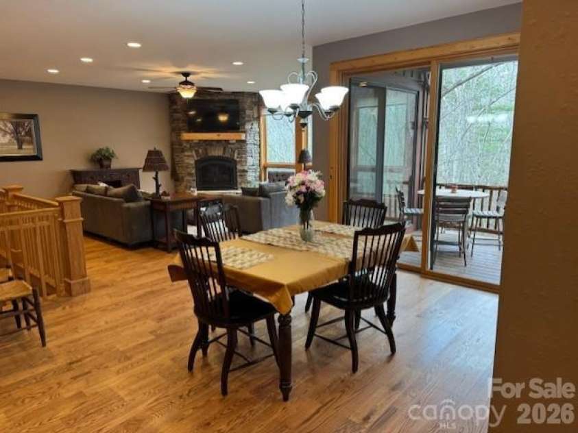 89 Springhouse Drive, Elk Park, NC 28622.  MLS# CAR4310955, YatesRealty ID 10258. Main Floor