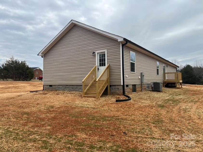 133 Plank Barn Lane, Stony Point, NC 28678.  MLS# CAR4221135, YatesRealty ID 1026. 