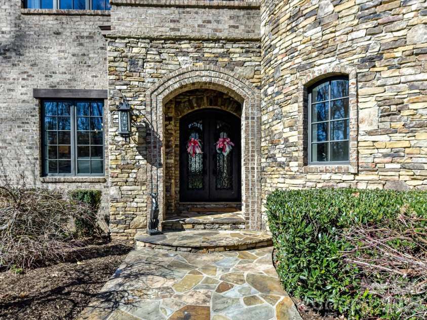10158 Enclave Circle, Concord, NC 28027.  MLS# CAR4349921, YatesRealty ID 10260. 