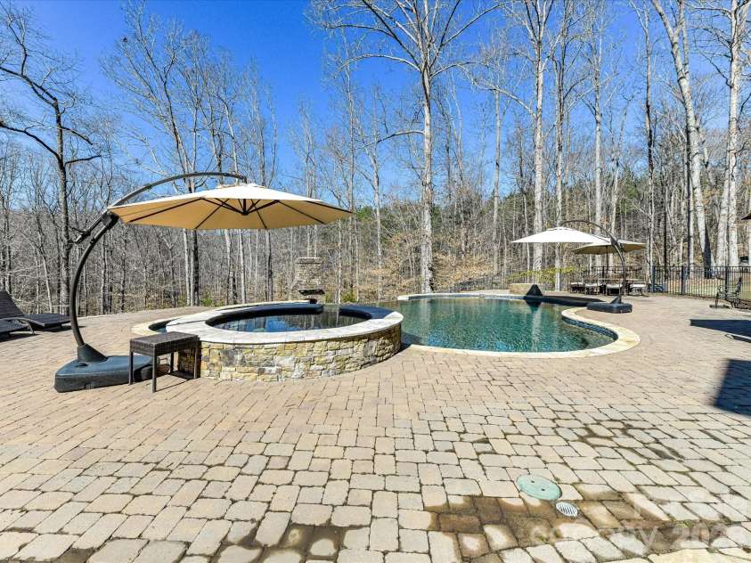 10158 Enclave Circle, Concord, NC 28027.  MLS# CAR4349921, YatesRealty ID 10260. 