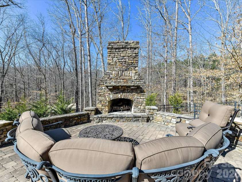 10158 Enclave Circle, Concord, NC 28027.  MLS# CAR4349921, YatesRealty ID 10260. 