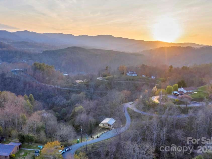 32 Sams Road, Marshall, NC 28753.  MLS# CAR4250964, YatesRealty ID 10260. 