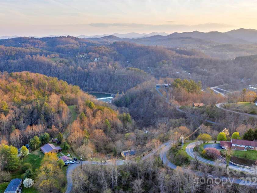 32 Sams Road, Marshall, NC 28753.  MLS# CAR4250964, YatesRealty ID 10260. 