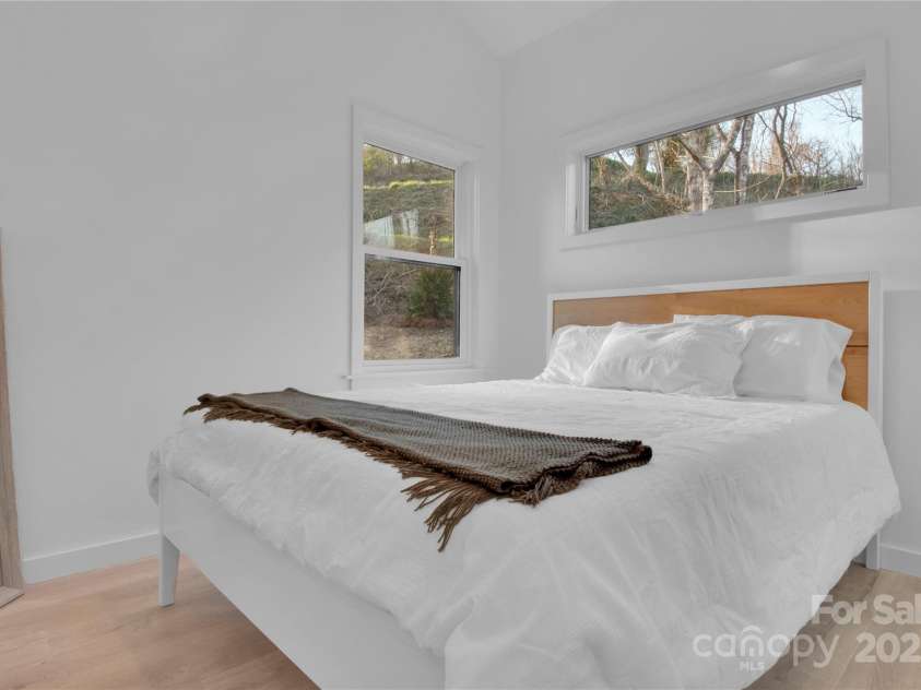 32 Sams Road, Marshall, NC 28753.  MLS# CAR4250964, YatesRealty ID 10260. 