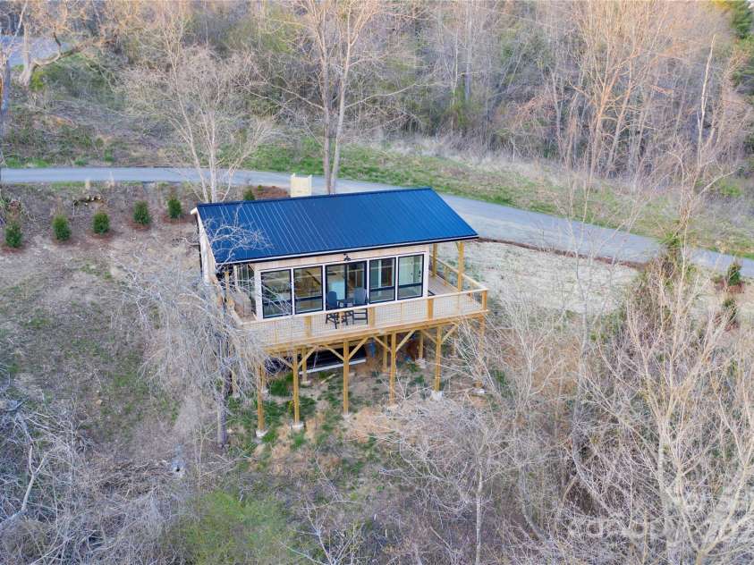 32 Sams Road, Marshall, NC 28753.  MLS# CAR4250964, YatesRealty ID 10260. 
