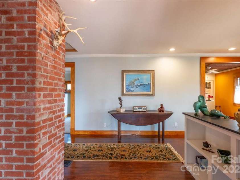 206 West Lane, Brevard, NC 28712.  MLS# CAR4226105, YatesRealty ID 10261. 