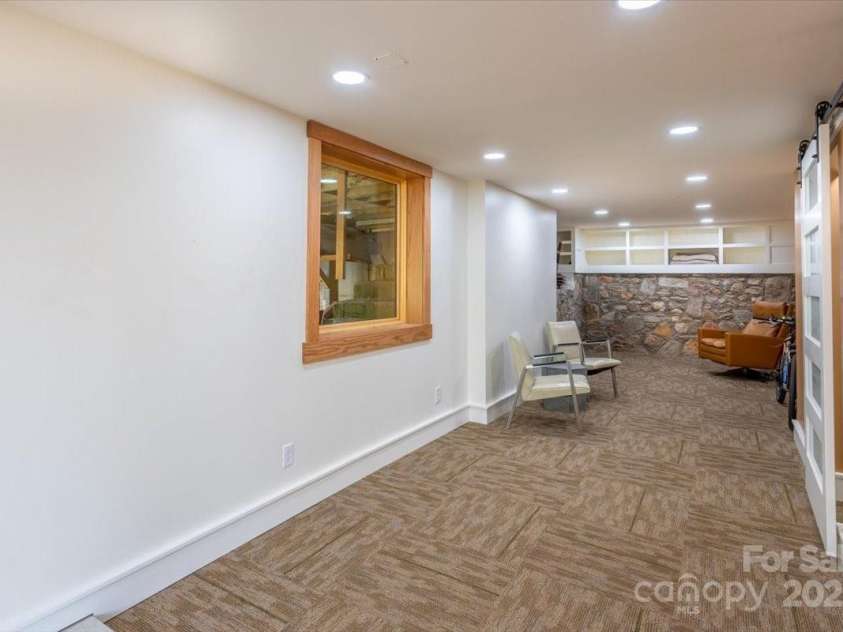 206 West Lane, Brevard, NC 28712.  MLS# CAR4226105, YatesRealty ID 10261. 