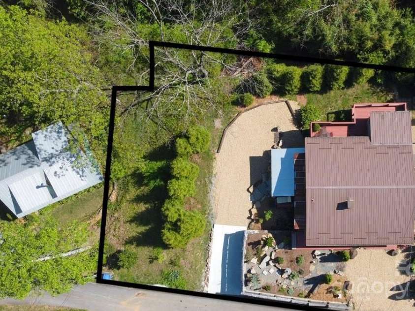 206 West Lane, Brevard, NC 28712.  MLS# CAR4226105, YatesRealty ID 10261. An informal layout of the entire lot; opportunity for an ADU.