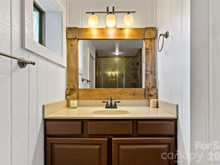 311 Pisgah Mine Road, Burnsville, NC 28714.  MLS# CAR4355546, YatesRealty ID 10261. 