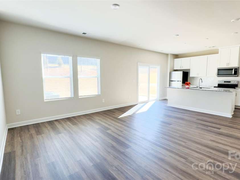 1260 31st Street, Hickory, NC 28613.  MLS# CAR4217013, YatesRealty ID 10262. 