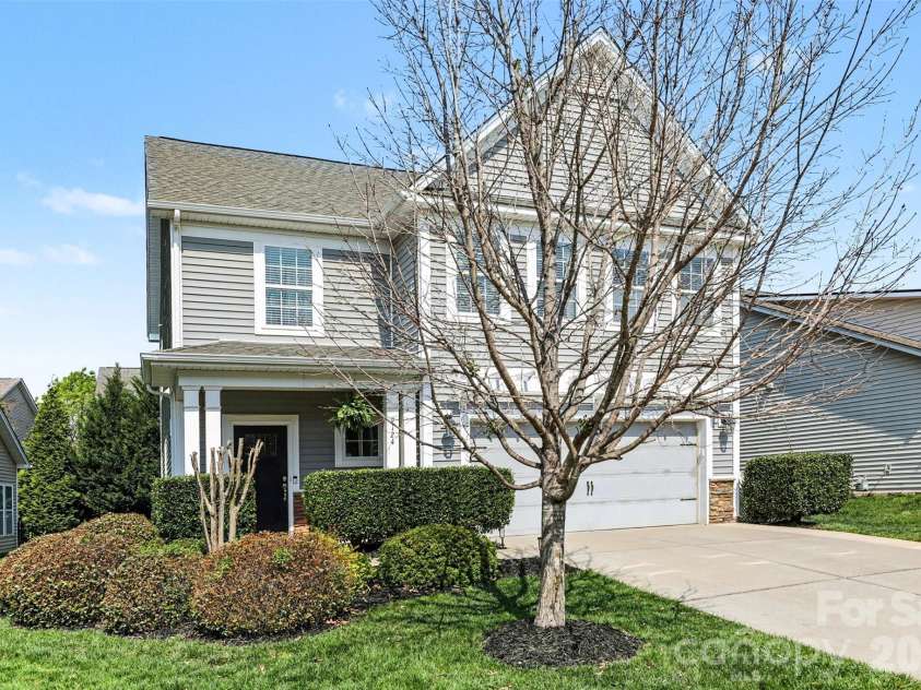 9124 Inverness Bay Road, Charlotte, NC 28278.  MLS# CAR4367234, YatesRealty ID 10262. 