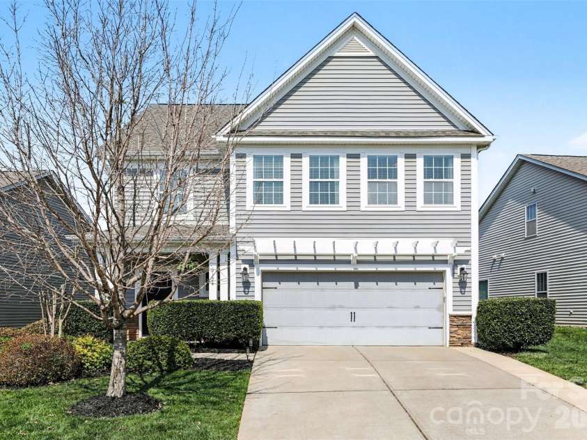 9124 Inverness Bay Road, Charlotte, NC 28278.  MLS# CAR4367234, YatesRealty ID 10262. 