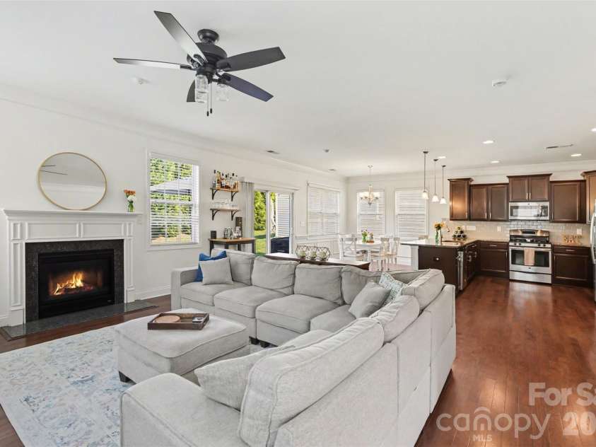 9124 Inverness Bay Road, Charlotte, NC 28278.  MLS# CAR4367234, YatesRealty ID 10262. 