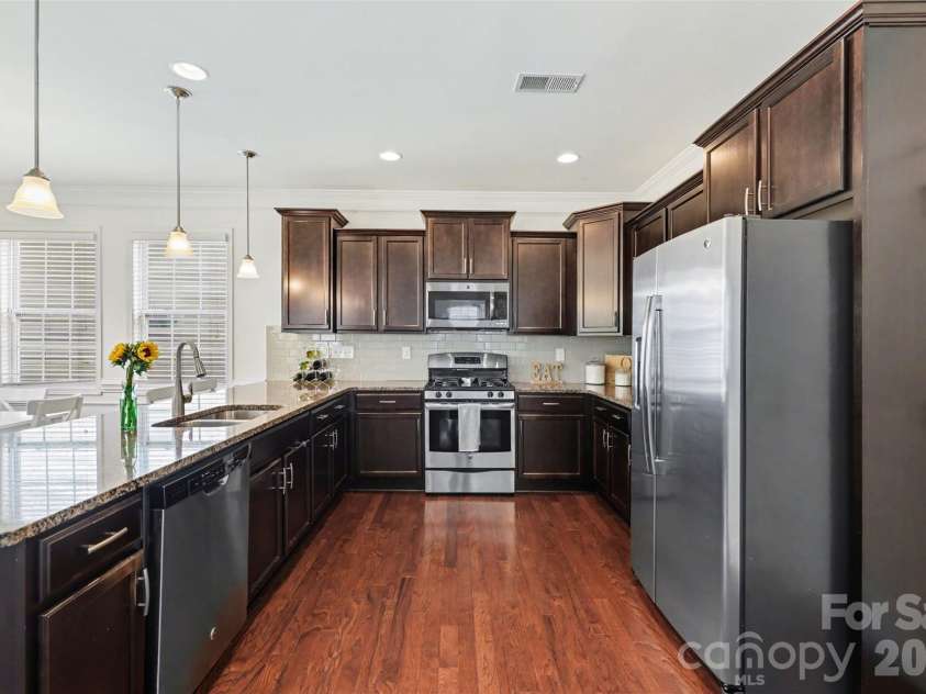 9124 Inverness Bay Road, Charlotte, NC 28278.  MLS# CAR4367234, YatesRealty ID 10262. 