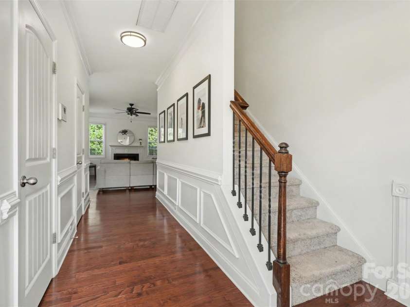 9124 Inverness Bay Road, Charlotte, NC 28278.  MLS# CAR4367234, YatesRealty ID 10262. 