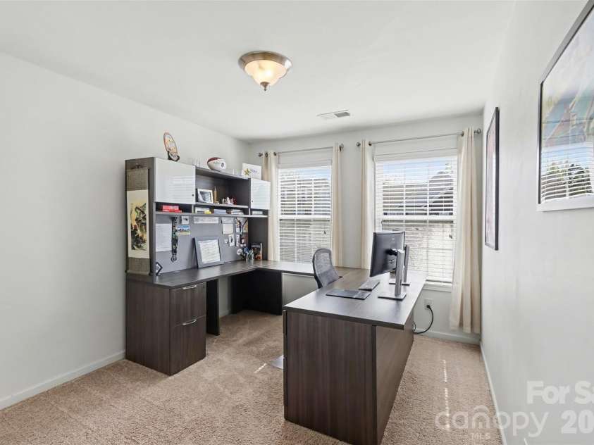 9124 Inverness Bay Road, Charlotte, NC 28278.  MLS# CAR4367234, YatesRealty ID 10262. 
