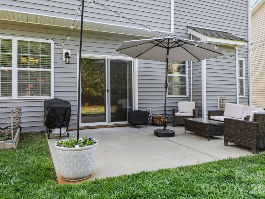 9124 Inverness Bay Road, Charlotte, NC 28278.  MLS# CAR4367234, YatesRealty ID 10262. 