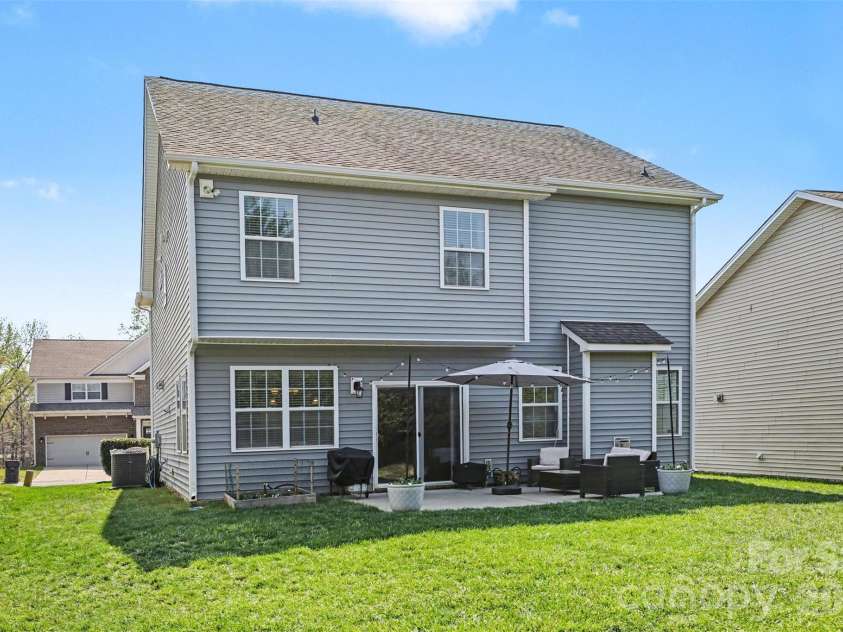 9124 Inverness Bay Road, Charlotte, NC 28278.  MLS# CAR4367234, YatesRealty ID 10262. 