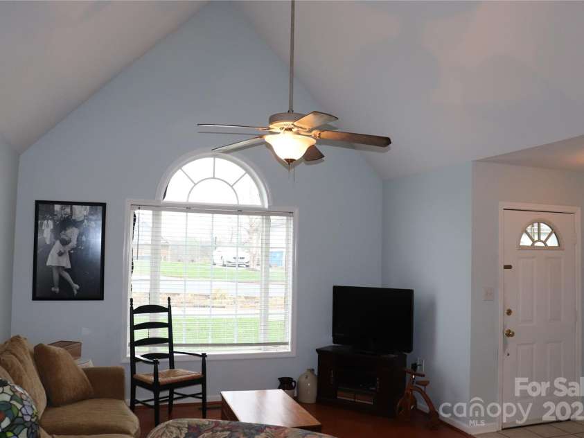 118 Hill Street, Granite Falls, NC 28630.  MLS# CAR4242592, YatesRealty ID 10263. 